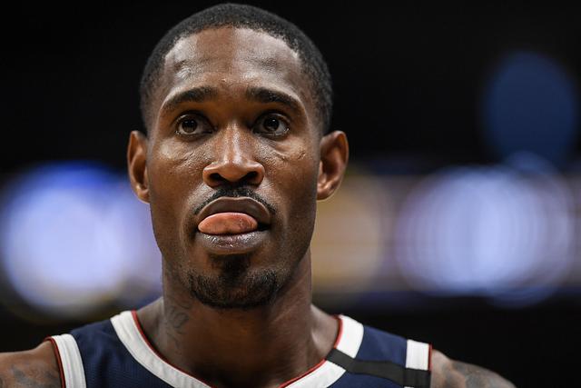 中国男篮不敌塞尔维亚 李凯尔6分4板赵睿13分