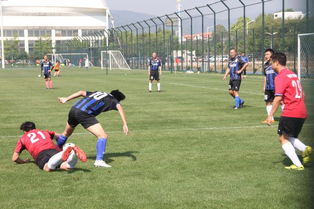 施罗德31分库里空砍28分 篮网18分逆转胜勇士