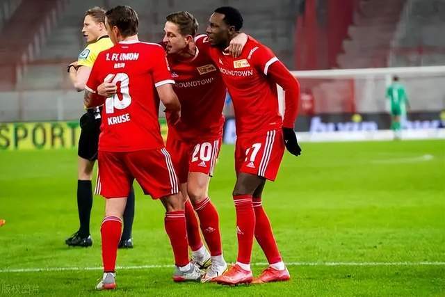 雄鹿试训35岁小托马斯 上赛季仅得到8分3助攻